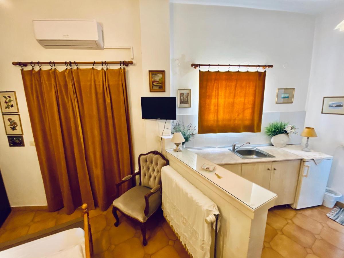 Eleutheria Rooms Igoumenitsa Exterior foto