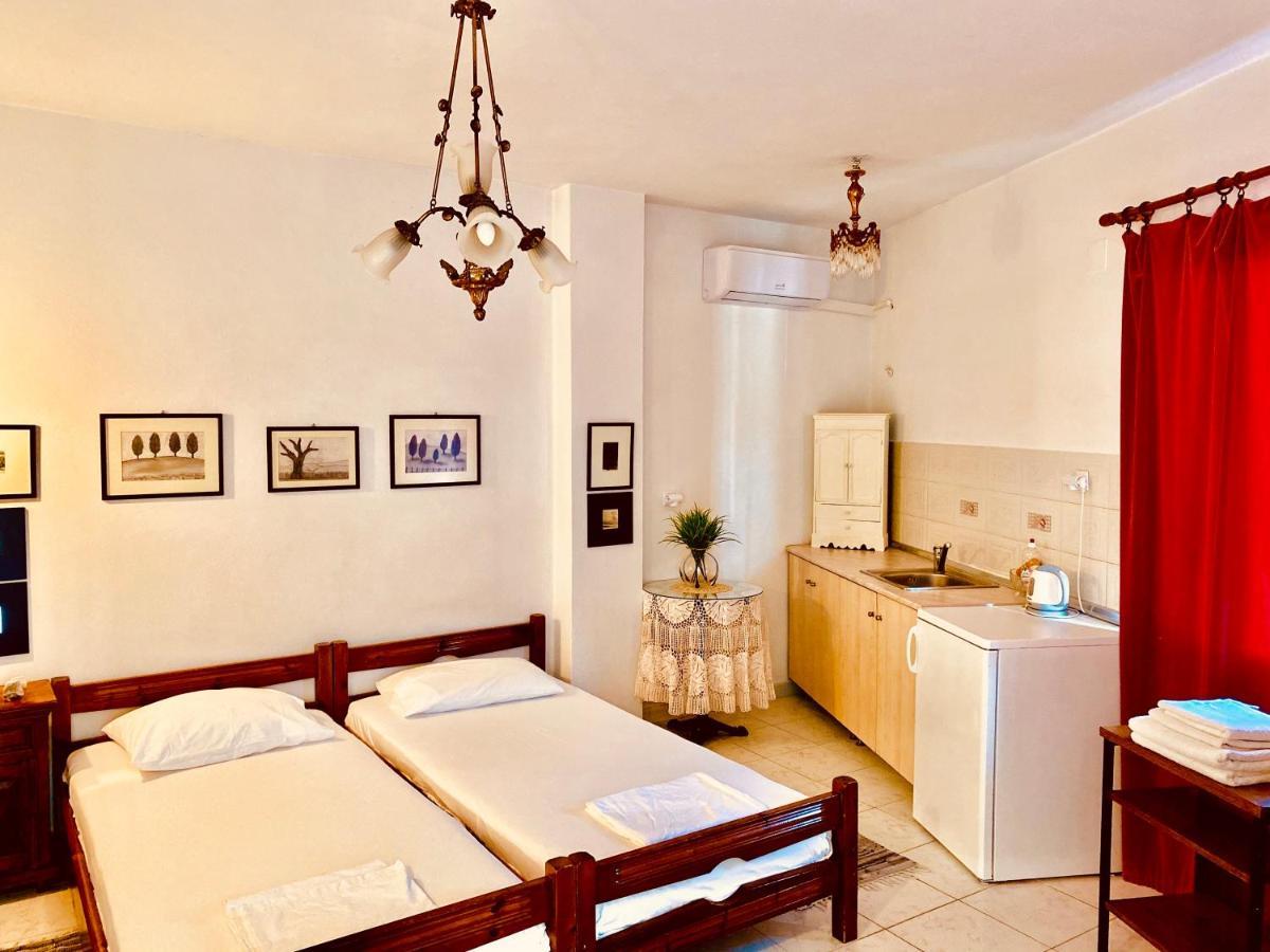 Eleutheria Rooms Igoumenitsa Exterior foto